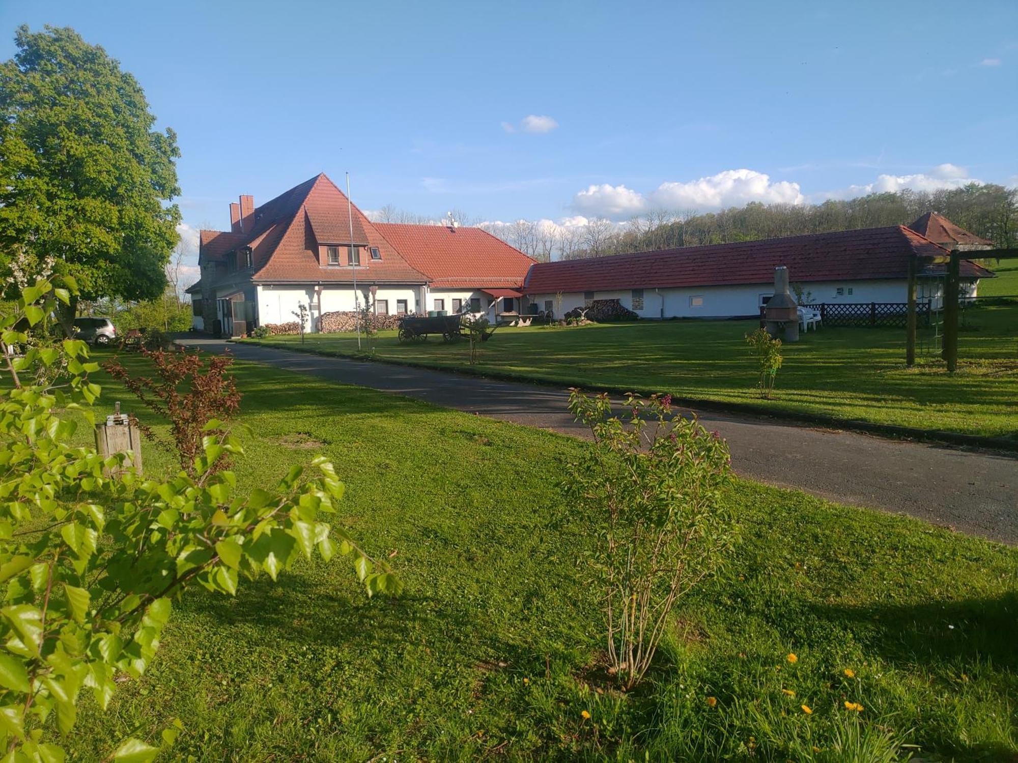 Haus Ringgau - Urlaub, Gemeinschaft Und Erlebnis Im Herzen Von Deutschland Herleshausen Bagian luar foto